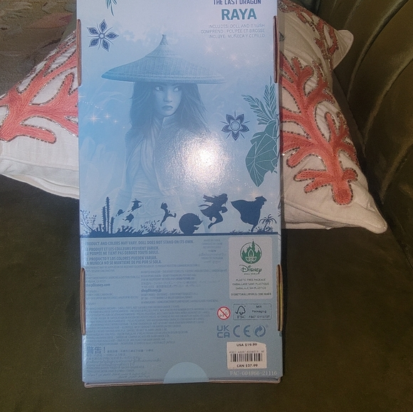 New in Box Disney Raya Doll with Brush Of The Last Dragon - Picture 5 of 6